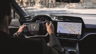 Lexus reinventa la conducci&oacute;n con su nuevo volante y el sistema steer-by-wire 
