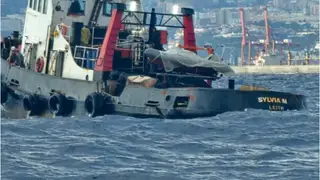 Fugado de noche y en pleno temporal: el increíble intento de escape de un barco retenido en Las Palmas El buque remolcador 'Sylvia M', que se había dado a la fuga en el Puerto de la Luz