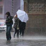 MURCIA.-Lluvia, olas, nieve y viento ponen ma&ntilde;ana en aviso a 12 CCAA, con Almer&iacute;a y Murcia en nivel naranja por oleaje