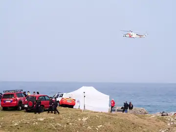 Sucesos.- Buzos y un dron submarino buscan en grietas a la joven desaparecida en la playa de El Bocal (Santander) Sucesos.- Buzos y un dron submarino buscan en grietas a la joven desaparecida en la playa de El Bocal (Santander)