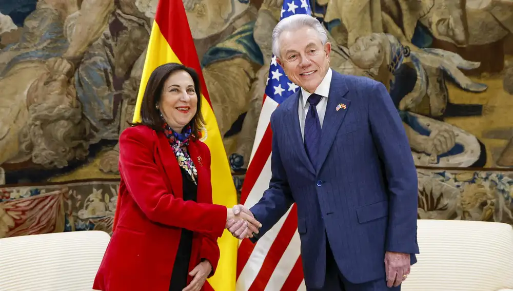 AM-Robles carga contra el PP por asegurar que dijo a EEUU que "está con Trump": "Insolidarios, debería darles vergüenza"