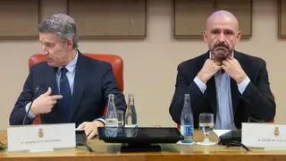 Jornada ‘8 de marzo. Día Internacional de la Mujer’ en el Congreso El presidente de PP, Alberto Núñez Feijóo (i), y el vicesecretario de Educación e Igualdad del PP, Jaime de los Santos (d), durante la celebración de la jornada ‘8 de marzo. Día Internacional de la Mujer’ en el Congreso, a 5 de marzo de 2026, en Madrid (España). La jornada ha sido organizada a solicitud del Grupo Parlamentario Popular en el Congreso para dar visibilidad a la situación que viven muchas mujeres en distintos países donde los derechos fundamentales se encuentran restringidos y do...