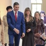 Pedro S&aacute;nchez y Bego&ntilde;a G&oacute;mez en Moncloa