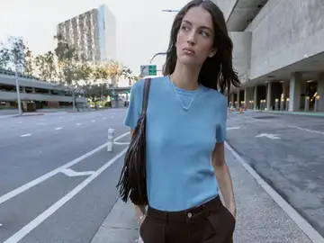 Del azul cobalto al azul hielo: los tonos que Zara quiere que lleves esta primavera 2026. Del azul cobalto al azul hielo: los tonos que Zara quiere que lleves esta primavera 2026.