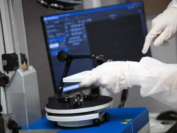 Brian Kellermeyer, ingeniero del ejército, trabajando en el proyecto FLAT Tecnología militar