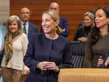M&Eacute;RIDA, 06/03/2026.- La presidenta extreme&ntilde;a en funciones, Mar&iacute;a Guardiola, afronta la segunda votaci&oacute;n para poder seguir al frente del Ejecutivo, despu&eacute;s de que Vox, cuya abstenci&oacute;n es crucial para que la l&iacute;der popular alcance la mayor&iacute;a simple necesaria para ser investida, haya comunicado al PP que no la apoyar&aacute;. EFE/ Jero Morales 
