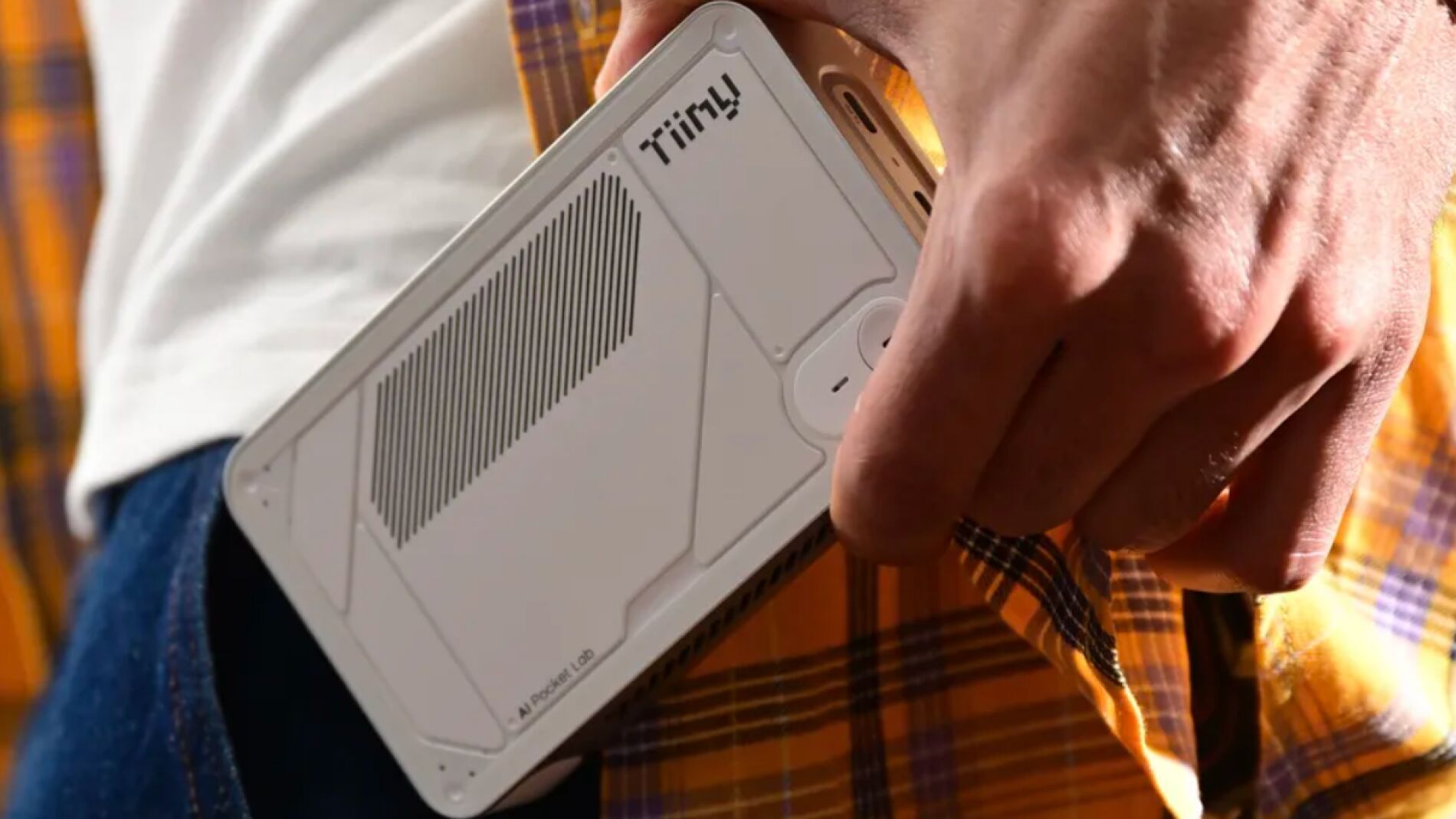 Presentan el superordenador de IA más pequeño del mundo