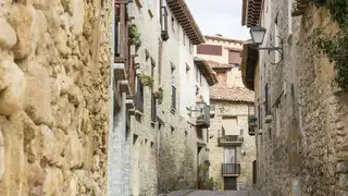 Mirambel, el pueblo medieval de Teruel donde el silencio se convierte en el mejor plan para Semana Santa Mirambel, el pueblo medieval de Teruel donde el silencio se convierte en el mejor plan para Semana Santa