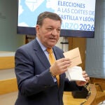 El consejero de la Presidencia, Luis Miguel Gonz&aacute;lez Gago, presenta el dispositvo del 15M