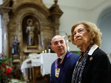 La reina Sofía visita la Basílica de Jesús de Medinaceli, siguiendo la tradición de venerar y dar culto a la imagen del Cristo el primer viernes de marzo MADRID, 06/03/2026.- La reina Sofía visita la Basílica de Jesús de Medinaceli este viernes cuando los fieles siguen la tradición de venerar y dar culto a la imagen del Cristo el primer viernes de marzo, en el centro de Madrid. EFE/ Mariscal