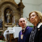 La reina Sof&iacute;a visita la Bas&iacute;lica de Jes&uacute;s de Medinaceli, siguiendo la tradici&oacute;n de venerar y dar culto a la imagen del Cristo el primer viernes de marzo