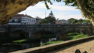 Puente de la localidad. 
