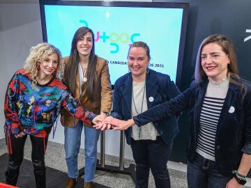 La alcaldesa de Burgos, Cristina Ayala, presenta el equipo, junto a la presidenta de ProBurgos, Andrea Ballesteros, y las portavoces de los grupos municipales