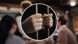 "Puedes acabar en la cárcel": La seria advertencia de un abogado a los camareros que gastan "bromas" a sus clientes "Puedes acabar en la cárcel": La seria advertencia de un abogado a los camareros que gastan "bromas" a sus clientes