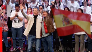 Sánchez participa en un acto público con Carlos Martínez y Ana Redondo en Soria El secretario general del PSOE y presidente del Gobierno, Pedro Sánchez (i), y el candidato del PSOE a la Presidencia de la Junta, Carlos Martínez (d), durante un acto público en el Palacio de la Audiencia, a 7 de marzo de 2026, en Soria, Castilla y León (España). El candidato del PSOE a la Presidencia de la Junta de Castilla y León, Carlos Martínez, reivindicó en un mitin de ayer, 6 de marzo, junto al expresidente Zapatero el 'No a la guerra' planteado por el Gobierno de España ante el conf...