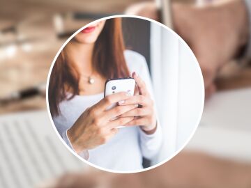 El curioso contrato entre un padre y su hija de 11 a&ntilde;os para que esta tenga su primer tel&eacute;fono: "Mientras viva bajo mi techo, todo es m&iacute;o, y si no le gusta, puerta"