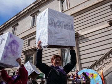 8M.- Entidades de Iglesia denuncian "nuevas formas de desigualdad" hacia la mujer por la "brecha digital"