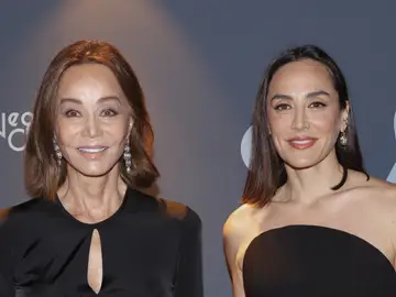 Los looks de Isabel Preysler y Tamara Falcó en la inauguración del nuevo proyecto empresarial de Íñigo Onieva. Los looks de Isabel Preysler y Tamara Falcó en la inauguración del nuevo proyecto empresarial de Íñigo Onieva.