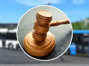 58.000 euros de indemnización para un conductor de Santander despedido tras ser "pillado" usando un autobús del TUS para practicar antes de unas oposiciones 58.000 euros de indemnización para un conductor de Santander despedido tras ser "pillado" usando un autobús del TUS para practicar antes de unas oposiciones