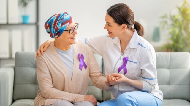 Imagen de archivo de una persona con c&aacute;ncer