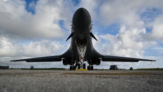 (Foto de ARCHIVO) May 31, 2024, Yigo, Guam, United States: A U.S. Air Force B-1B Lancer supersonic stealth strategic bomber aircraft, assigned to the 37th Expeditionary Bomb Squadron, on the ramp at Andersen Air Force Base, May 31, 2024, in Yigo, Guam. Europa Press/Contacto/Ssgt. Jake Jacobsen/U.S. Air 31/05/2024 ONLY FOR USE IN SPAIN