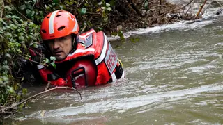 Se reanuda la búsqueda de la mujer que se cayó a un río en Asturias FOTODELDÍA - La Huerta-Rio Silvestre (Asturias), 07/03/2026.- El dispositivo de búsqueda para tratar de localizar a la mujer de 56 años que ayer se cayó al río Silvestre, en el concejo de San Martín del Rey Aurelio, se ha retomado a primera hora de este sábado, han informado el Servicio de Emergencias del Principado (SEPA) y la Guardia Civil. El 112 Asturias recibió ayer, sobre las 19:40 horas, un aviso por parte de una mujer cuya madre, vecina del municipio, se había caído al río, en la zona...