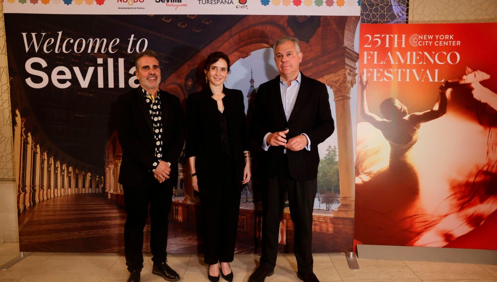 Ayuso asiste al espectáculo de Sara Baras que cierra el Festival de Flamenco en la primera jornada en Nueva York