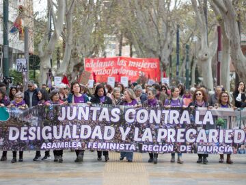 8M.- Murcia sale a la calle con la Asamblea Feminista bajo el lema 'Ante el negacionismo y el fascismo, m&aacute;s feminismo'