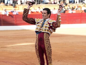 Emilio de Justo corta dos orejas en Olivenza