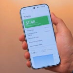 El tel&eacute;fono llega al d&iacute;a y medio de uso con facilidad