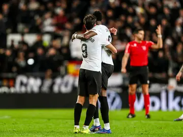 Valencia CF V Deportivo Alaves - LaLiga EA Sports Hugo Duro of Valencia CF celebrates a goal with teammates during the Spanish league, LaLiga EA Sports, football match played between Valencia CF and Deportivo Alaves at Mestalla stadium on March 8, 2026, in Valencia, Spain. AFP7 08/03/2026 ONLY FOR USE IN SPAIN