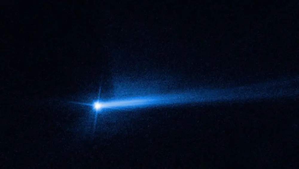 El telescopio espacial Hubble observó dos colas de polvo expulsadas del sistema de asteroides Didymos-Dimorphos varios días después de que la nave espacial DART de la NASA impactara contra el asteroide más pequeño.
