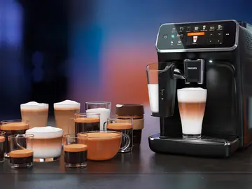 Preparar café en casa puede convertirse en uno de los pequeños placeres del día Philips Serie 5400