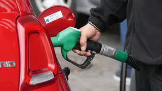 VÍDEO: Economía.- El precio del gasóleo se dispara 33 céntimos y la gasolina 17 céntimos en una semana, según Facua VÍDEO: Economía.- El precio del gasóleo se dispara 33 céntimos y la gasolina 17 céntimos en una semana, según Facua