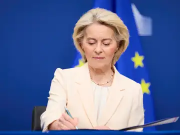 Von der Leyen cree que la UE "ya no puede confiar" en un sistema basado en reglas y cuestiona si es "un obstáculo" Von der Leyen cree que la UE "ya no puede confiar" en un sistema basado en reglas y cuestiona si es "un obstáculo"