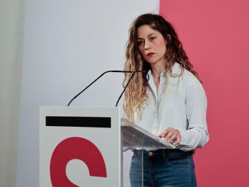 MADRID, 09/03/2026.- La co-coordinadora de Movimiento Sumar, Lara Hern&aacute;ndez, da una rueda de prensa en la sede del partido en Madrid. EFE/ Marcos Villaoslada 