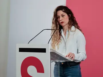 Rueda de prensa de la co-coordinadora de Movimiento Sumar,Lara Hernández MADRID, 09/03/2026.- La co-coordinadora de Movimiento Sumar, Lara Hernández, da una rueda de prensa en la sede del partido en Madrid. EFE/ Marcos Villaoslada