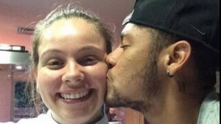 Marcela junto a Neymar