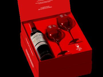 Ram&oacute;n Bilbao Crianza presenta un estuche especial con dos copas oficiales de la Selecci&oacute;n Espa&ntilde;ola,