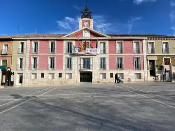 MADRID.-Aranjuez.- El concejal del PSOE que lanzó un café a la cara al portavoz de Vox entregará su acta este martes MADRID.-Aranjuez.- El concejal del PSOE que lanzó un café a la cara al portavoz de Vox entregará su acta este martes