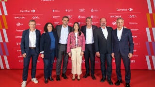 CORU&Ntilde;A, 09/03/2026.- Un momento de la presentaci&oacute;n del recorrido de la Vuelta femenina en Ribeira, Coru&ntilde;a, este lunes. De la paradis&iacute;aca Comarca de O Morrazo, un rinc&oacute;n privilegiado de la costa gallega, hasta la monta&ntilde;a asturiana, con el coloso Angliru como punto final de la cuarta edici&oacute;n de la Vuelta Ciclista a Espa&ntilde;a femenina, una prueba que ha sido presentada este lunes en el Auditorio Municipal de Ribeira. EFE/ Xurxo Mart&iacute;nez 