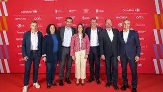 El Angliru, en Asturias, coronará la Vuelta a España femenina más montañosa CORUÑA, 09/03/2026.- Un momento de la presentación del recorrido de la Vuelta femenina en Ribeira, Coruña, este lunes. De la paradisíaca Comarca de O Morrazo, un rincón privilegiado de la costa gallega, hasta la montaña asturiana, con el coloso Angliru como punto final de la cuarta edición de la Vuelta Ciclista a España femenina, una prueba que ha sido presentada este lunes en el Auditorio Municipal de Ribeira. EFE/ Xurxo Martínez
