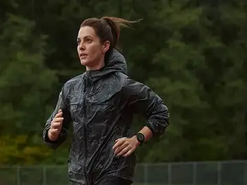 Este Garmin tiene una puntuación casi perfecta y es un regalazo para el Día del Padre Garmin Forerunner 255