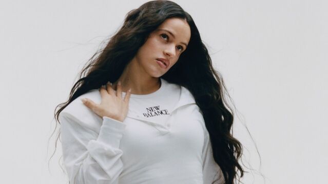 Rosal&iacute;a en la campa&ntilde;a de New Balance para las zapatillas 204L