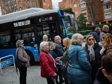 La EMT Madrid prolonga el recorrido de la línea 56 hasta el barrio Vallecano de Numancia. © Alberto R. Roldán La EMT Madrid prolonga el recorrido de la línea 56 hasta el barrio Vallecano de Numancia. © Alberto R. Roldán / Diario La Razón. 09 03 2026