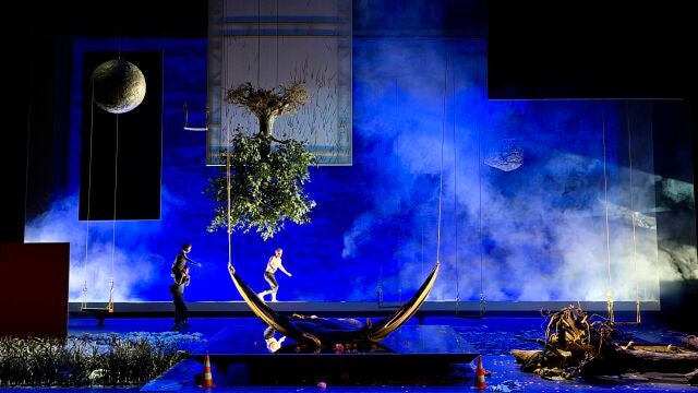 Un momento de este 'Sue&ntilde;o de una noche de verano" que llega ahora al Teatro Real