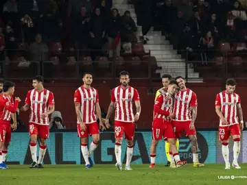 Fútbol/Segunda.- (Crónica) El Almería asalta el ascenso directo y hunde más a la Cultural Fútbol/Segunda.- (Crónica) El Almería asalta el ascenso directo y hunde más a la Cultural