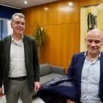 V&iacute;ctor Caramanzana presidente de la C&aacute;mara de Comercio de Valladolid y presidente del Comit&eacute; Ejecutivo de la Feria, y el director general, Alberto Alonso, tras presentar el informe