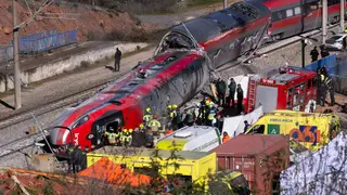 Accidente de tren en Adamuz. Imágenes de los restos de los trenes Alvia e Iryo en las vías. Accidente de tren en Adamuz. Imágenes de los restos de los trenes Alvia e Iryo en las vías.