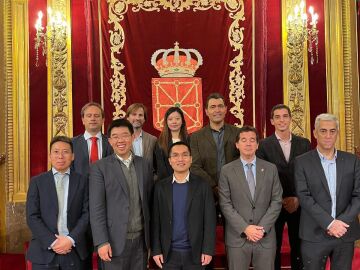 CEO y directivos de Hithium tras la reuni&oacute;n en el Gobierno de Navarra